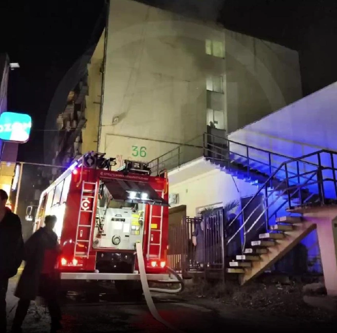 Из горящего и задымленного здания были эвакуированы 250 человек, в том числе 20 детей | Источник: ЧП Сочи /telegram