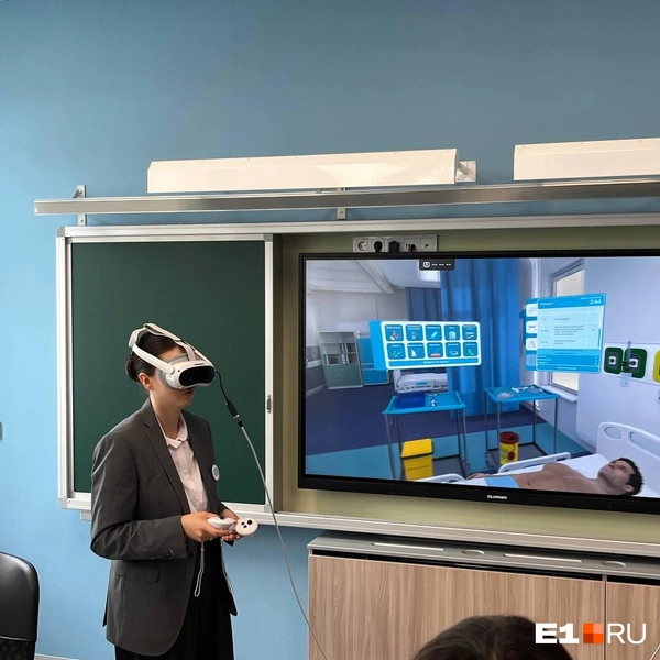 С помощью VR-очков можно не только играть, но и учиться | Источник: Яна Ахудзянова / E1.RU