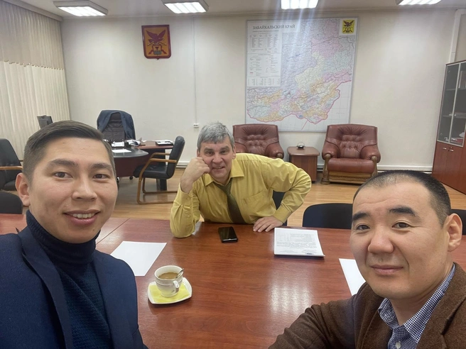 Булкин и Курчатов встречались в 2021 году с заместителем председателя правительства Забайкальского края Сергеем Гордеевым по поводу строительства котельной | Источник: Владимир Булкин / Facebook (экстремистская организация, деятельность запрещена на территории РФ)