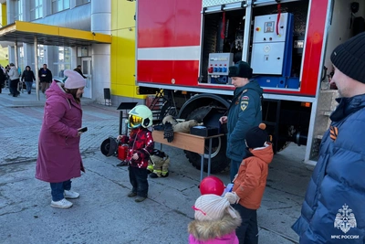 Выставка пожарной техники к 81-й годовщине Победы в Певеке