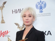 Белоцерковская тем, кто поливает Хаматову: «Прическа им не нравится, а про 75 тысяч спасенных детей забыли»