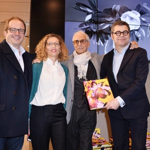 Elena Miro празднует свое тридцатилетие совместно с Джаном Паоло Барбьери