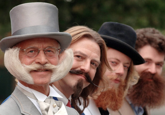 Дело в бороде: 7 удивительных рекордов от экстравагантных бородачей