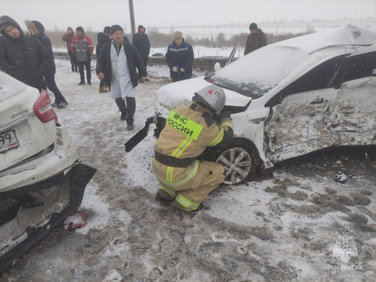 Пробка на М-12 в Нижегородской области из-за массового ДТП, сколько людей  пострадало, есть ли погибшие, чистка снега на дорогах - 30 декабря 2023 -  МСК1.ру