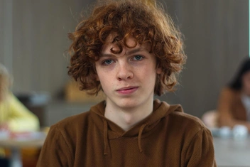 «Сын обесценивает свои успехи, а ведь мы никогда не ругали его за оценки. Откуда такой запредельный уровень самокритики?»