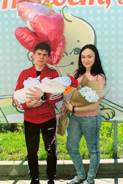 Со стороны семья казалась благополучной
