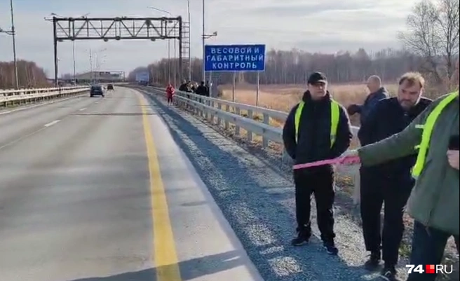 Комплекс в автоматическом режиме измеряет габариты фур и нагрузку на оси | Источник: читатель 74.RU