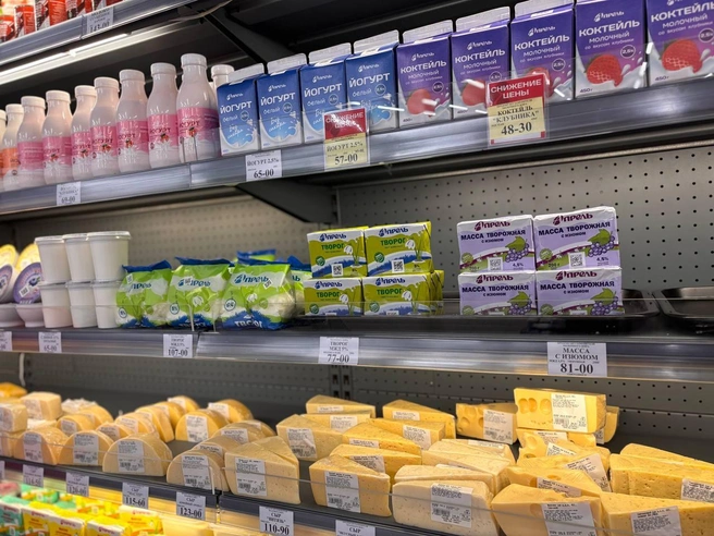 На полках фирменных магазинов всегда можно найти натуральную продукцию | Источник: «Апрель»