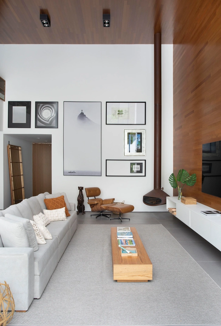 Кресло Eames Lounge Chair, диз. Рей и Чарльза Имзов для Vitra. | Источник: Денлисон Мачадо