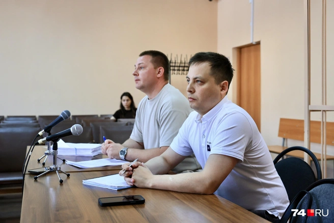 Интересы Меньшенина сегодня защищали двое из трех его представителей  | Источник: Михаил Шилкин