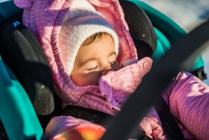 Сон ребенка на балконе в морозную погоду: за и против