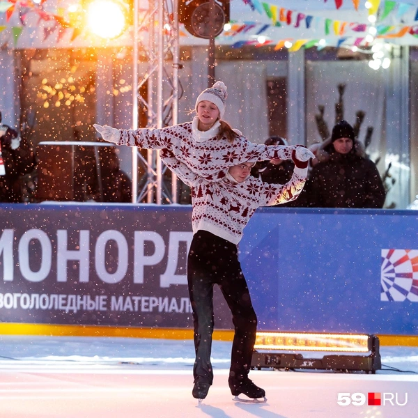 Ребята занимаются в пермской школе фигурного катания | Источник: Василина Любимова / 59.RU