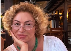 Мама Тимати вмешалась в его отпуск с детьми: «Показала Алисе и Ратмиру Лувр. Пошла на шантаж и обещала купить конфеты»