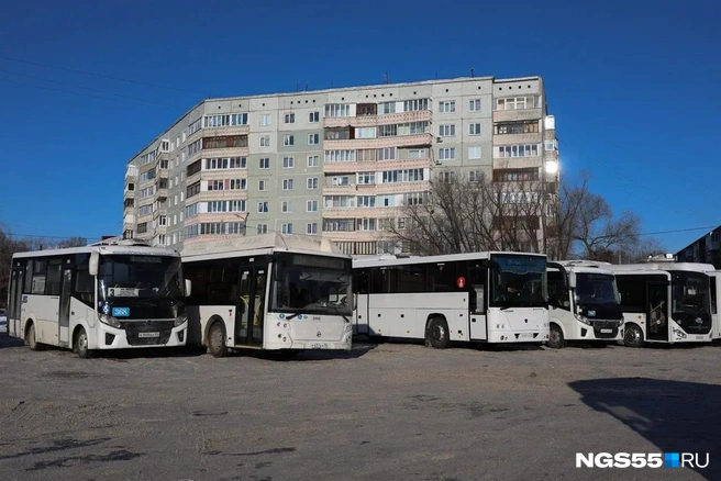Водители говорят, что зарплаты за последнее время снизились | Источник: Евгений Софийчук / NGS55.RU