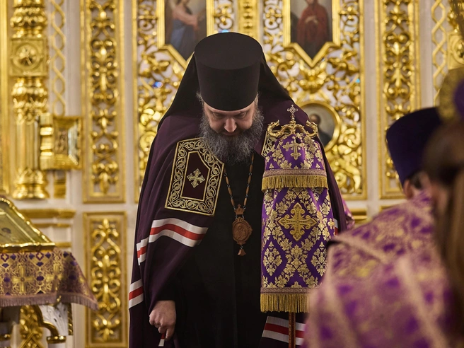 Согласно данным Московского патриархата, митрополит Варфоломей (в миру Александр Денисов) родился в 1975 году. | Источник: Александр Ощепков / NGS.RU