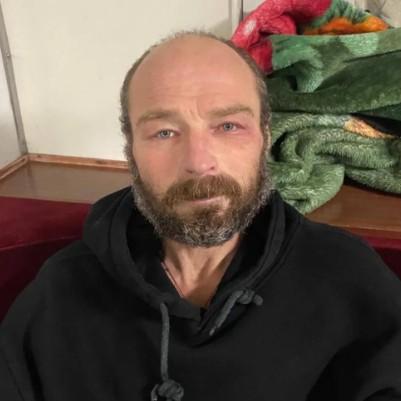 Михаила Пичугина, дрейфовавшего в Охотском море с телами брата и племянника, судят: жесткие слова мамы погибшего подростка