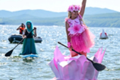 SUP FEST 2026 на Патрокле закрылся сап-карнавалом