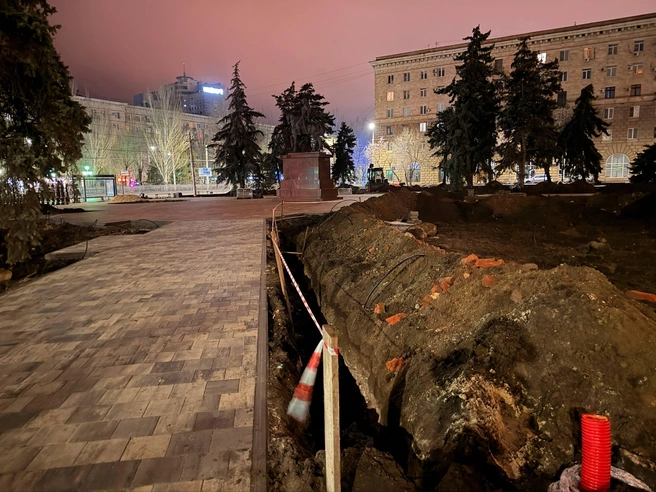 Кладку эпохи Царицына нашли при ремонте сквера | Источник: Сергей Островский