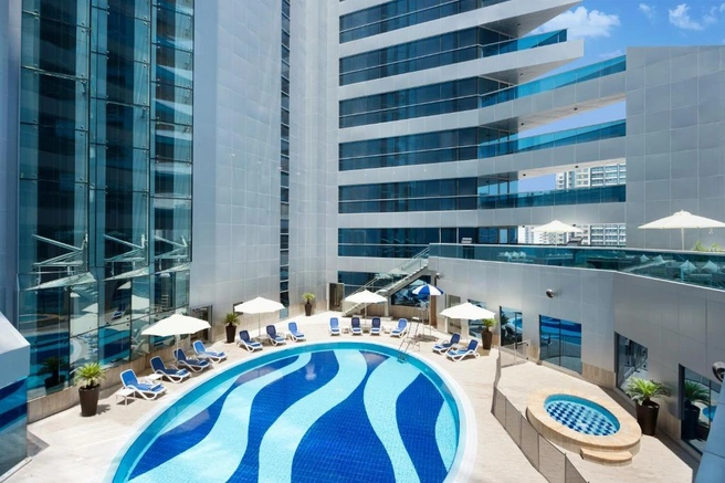 Территория Gulf Court Hotel Business Bay  | Источник: Booking.com