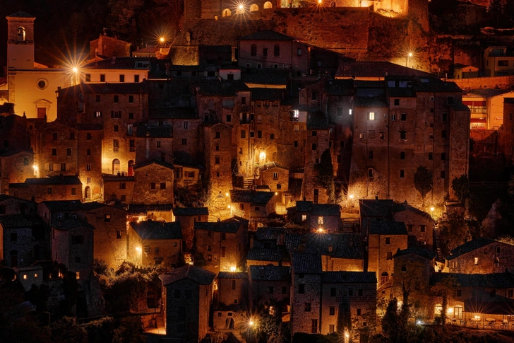 Средневековый город | Источник: Ondrej Prosicky/Shutterstock/Fotodom.ru