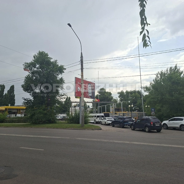 Заправка «Роснефти на Космонавтов&nbsp;— сегодня бензина давали даже днем | Источник: Алёна Воропаева /Voronezh1.ru