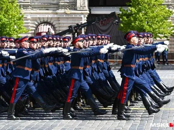 Губернатор Ростовской области предложил привлечь волонтеров и казаков к дежурству на АЗС для помощи людям и обеспечения порядка | Источник: Артем Устюжанин / MSK1.RU