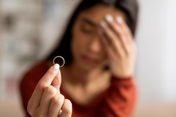 «Собралась замуж — и встретила бывшего. Налаженная жизнь на грани краха, а я не могу выбрать»