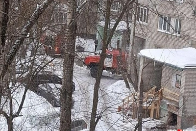 Пожарные эвакуировали жильцов дома в Ярославле