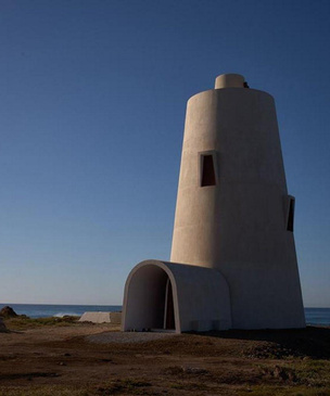 Маяк El Faro: выставочное пространство, похожее на храм