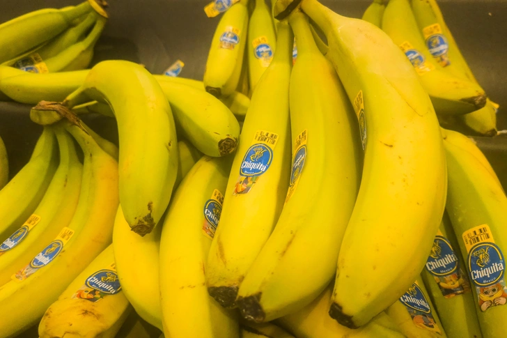 Бананы под защитой: правительство включило фрукт в список сельхозпродукции. В России начнут субсидировать выращивание бананов | Источник: Widak/NurPhoto via Getty Images