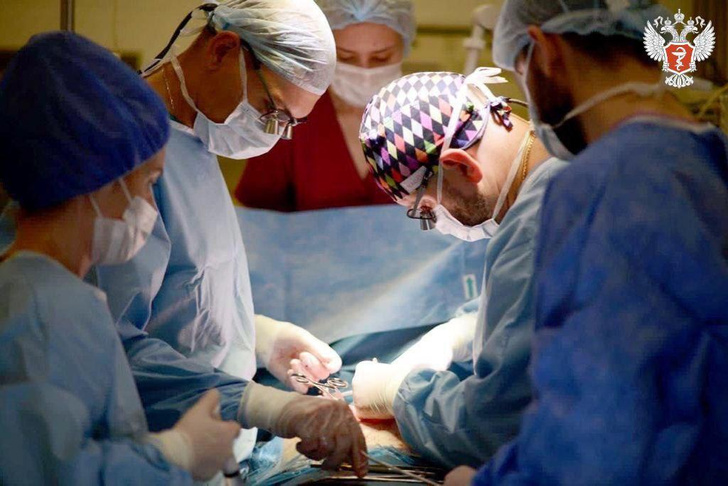 В Москве хирурги спасли мужчину с «панцирным сердцем»