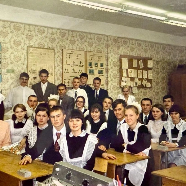 Фото с последнего звонка: нашли Эдуарда Соснина? | Источник: Эдуард Соснин / Telegram