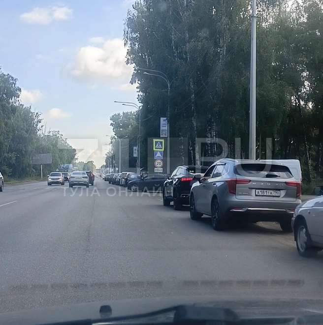 Люди стоят в очередях часами, а бензин может закончиться «прямо на глазах» | Источник: Максим Улитов / 71.RU