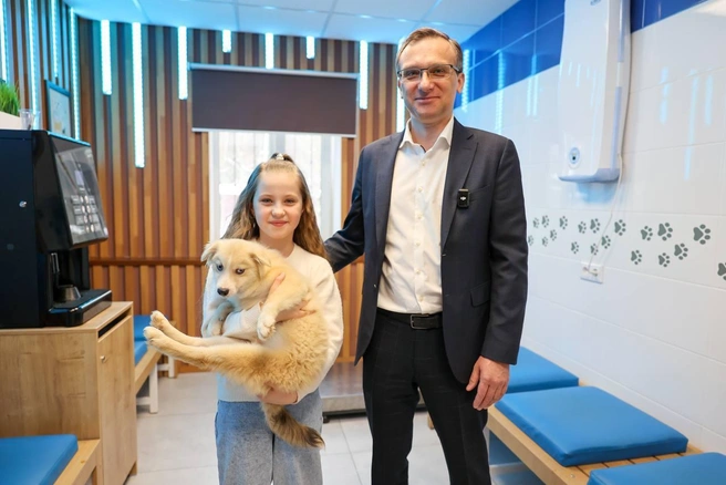 9-летняя Настя из Артемовска получила в подарок щенка от президента | Источник: ntvnews / t.me
