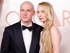 Юра Борисов с женой опровергли слухи о разводе одним фото