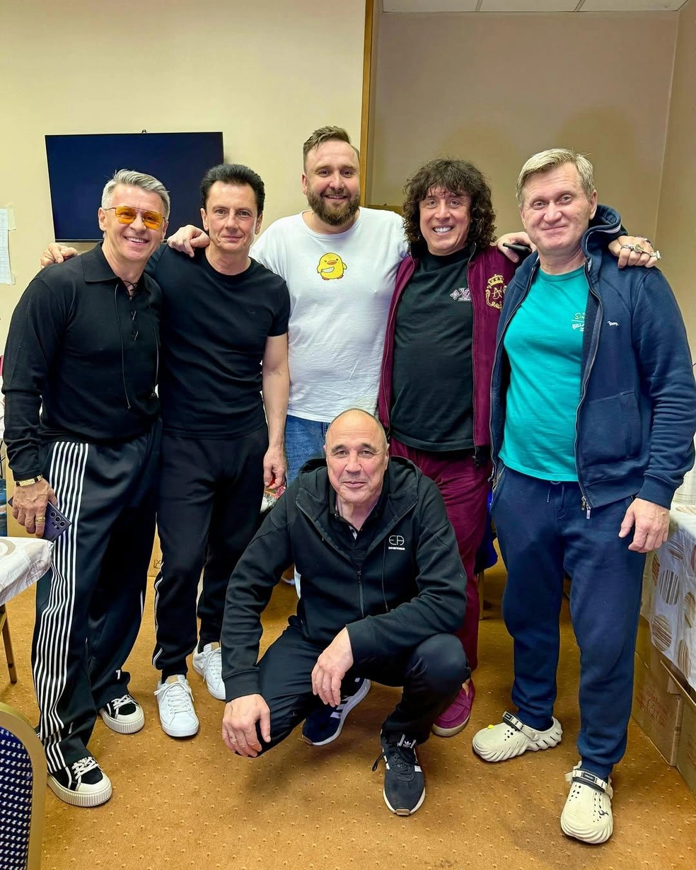 Данила Пятков пишет шутки и играет на сцене вместе с «Уральскими пельменями» | Источник: andreyaleksin / Instagram.com*