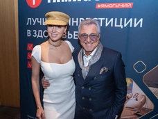 Полина Диброва отреагировала на голый выход бывшего мужа Дмитрия со спутницей