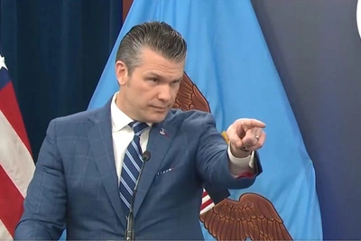 Пит Хегсет назвал репортёра NBC 'грубым' за перебивание