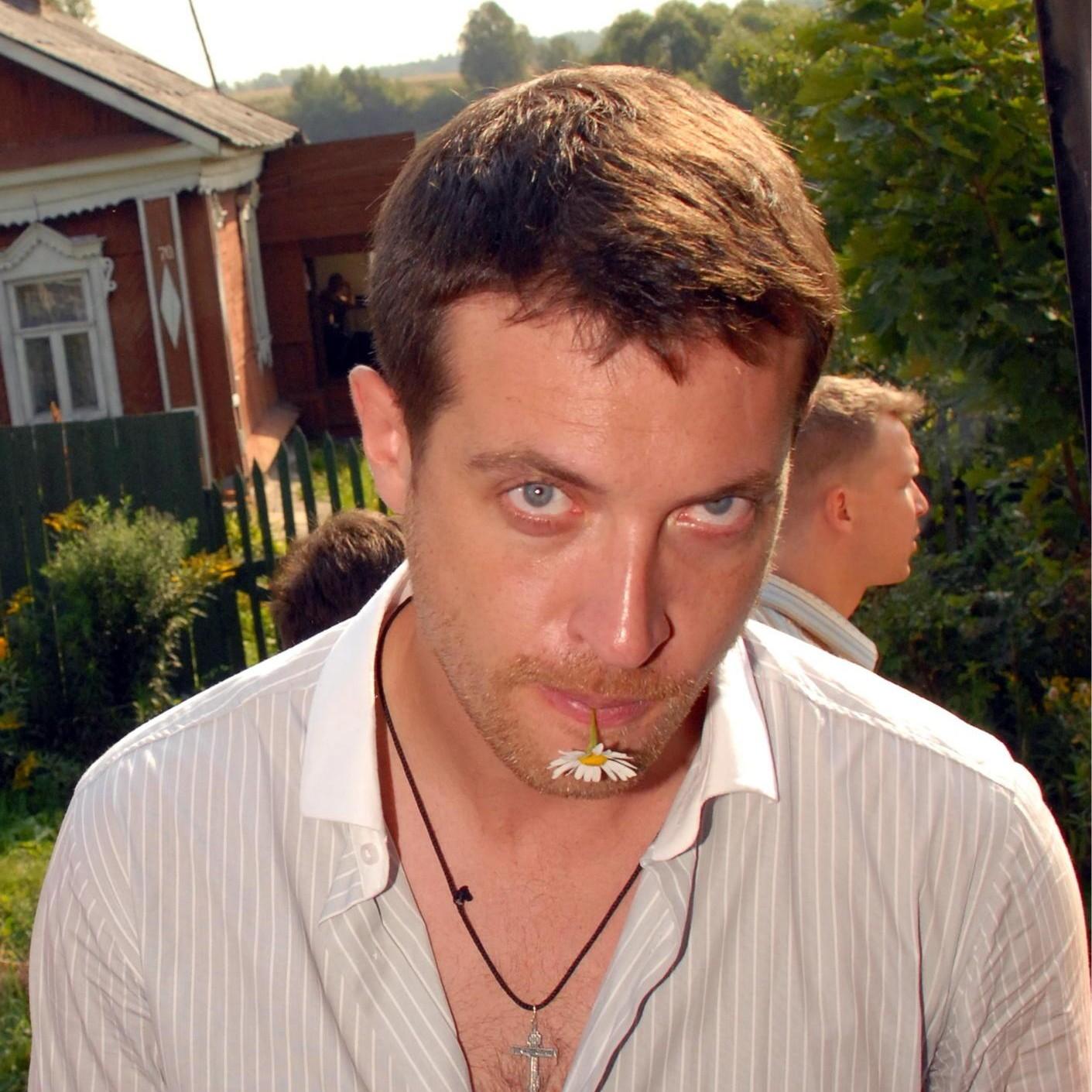 «Вид на воду сменился на сводки»: Сафонов страдает с сыном в Израиле, пока Савельева наслаждается жизнью в России