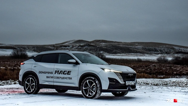 У автомобиля два бренда: по названию материнского концерна он Dongfeng, но на передке несет логотип суббренда Aeolus | Источник: Артем Краснов