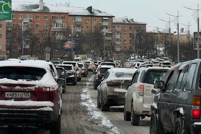 Drivers Joke, Request Food, and Dream of Metro on 2GIS