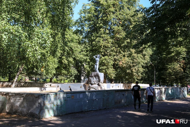 Алкаши собираются в этом месте