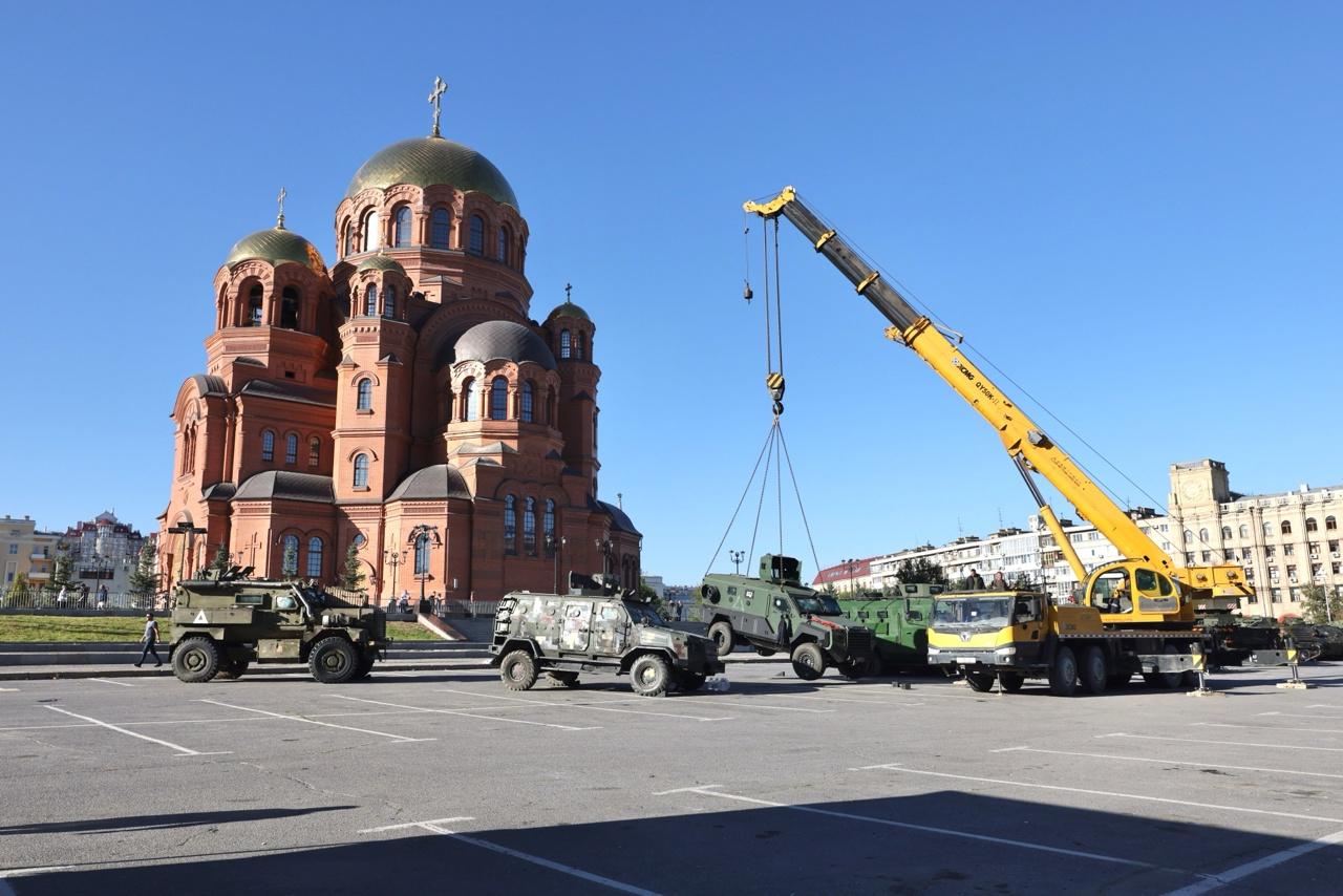 В Волгограде на два дня продлили выставку подбитой бронетехники НАТО