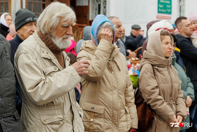 Традиционно на службе много людей в почтенном возрасте | Источник: Ирина Шарова / 72.RU