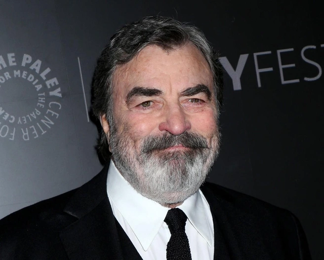 Селлек говорил, что актёры Blue Bloods пошли на «сокращение зарплаты на 25 процентов», чтобы сериал на CBS продолжался. | Источник: Steven Bergman/AFF-USA.COM / MEGA