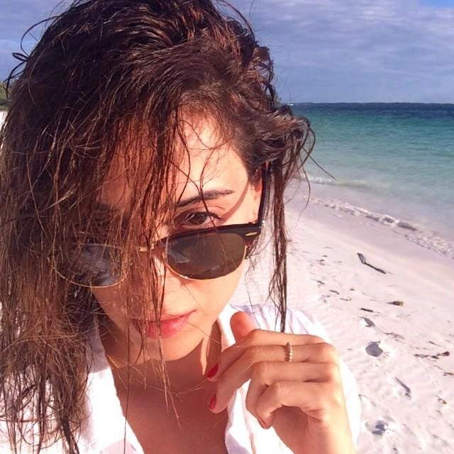 Актриса объездила почти полмира | Источник: cansudere / Instagram (экстремистская организация, деятельность запрещена на территории РФ)