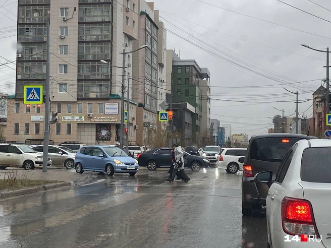 В центре города — пробки | Источник: Надежда Ефимова / 14.RU
