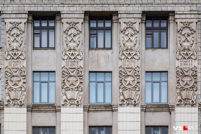 Корпуса технического университета стоят неподалеку от места проведения форума | Источник: Константин Завриков / V1.RU