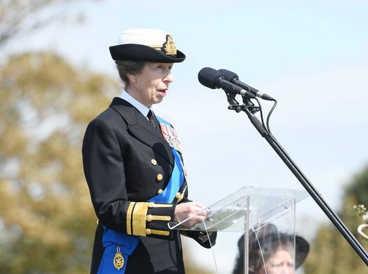Принцесса Анна открыла особый монумент в честь моряков