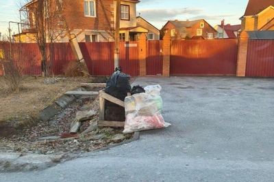 Село под Тюменью завалено мусором из-за новых правил